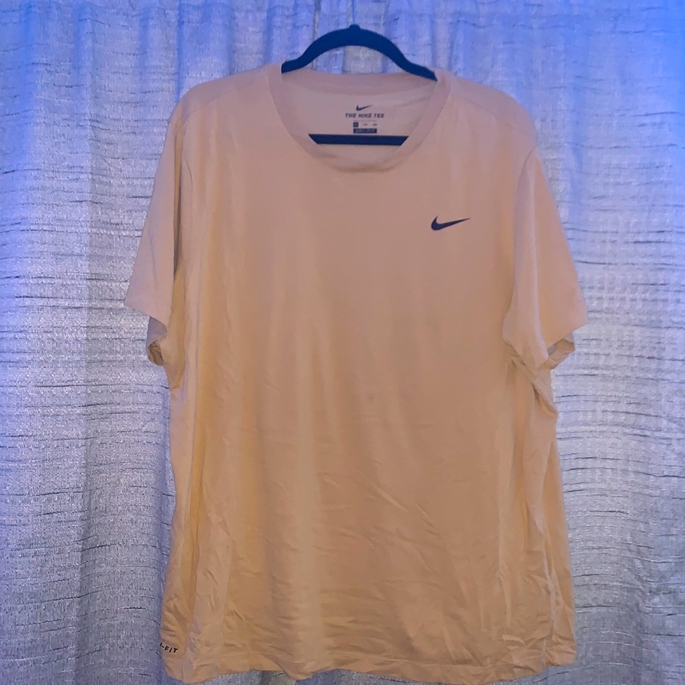 NIKE tee shirt, great condition!